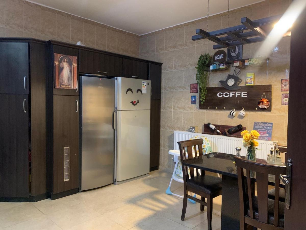 Laura'S Modern Villa Мадаба Экстерьер фото